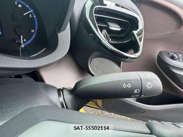 Toyota YARIS CROSS 2021-01 7360699-15