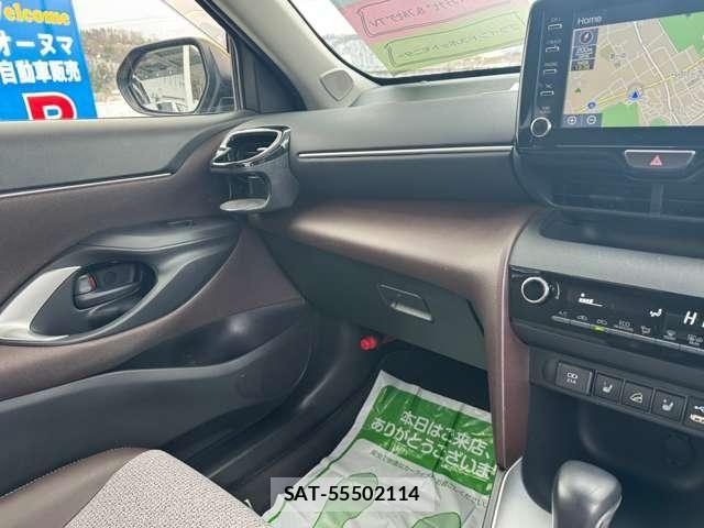 Toyota YARIS CROSS 2021-01 7360699-24