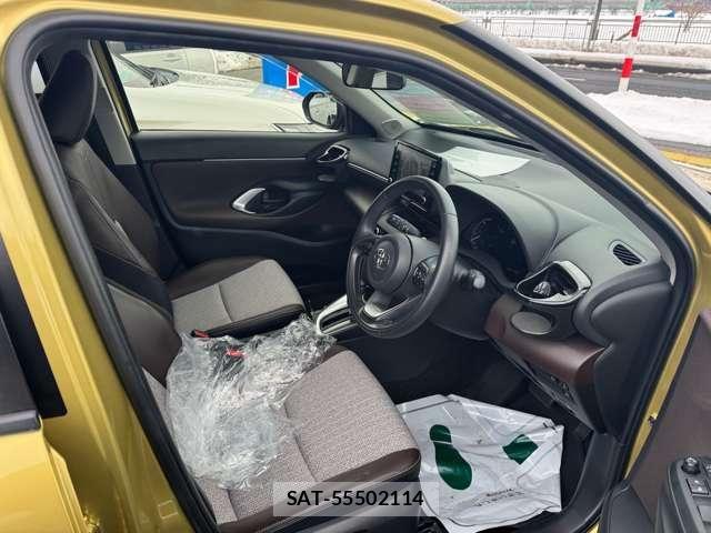 Toyota YARIS CROSS 2021-01 7360699-28