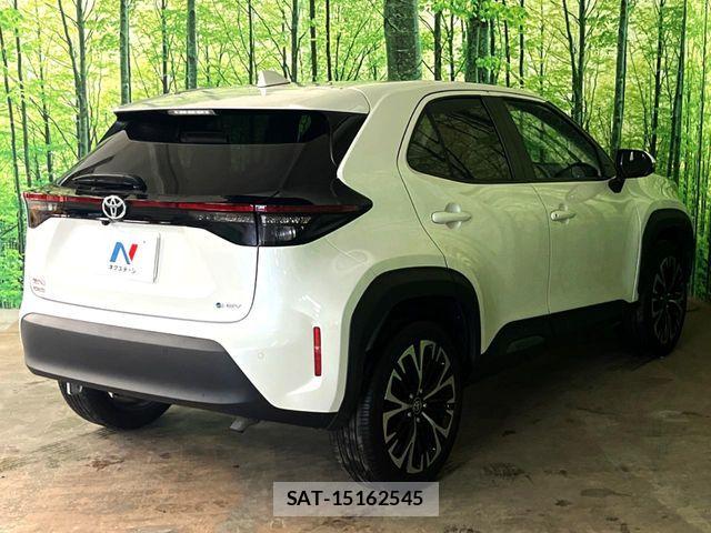 Toyota YARIS CROSS 2024-04 7360688-11