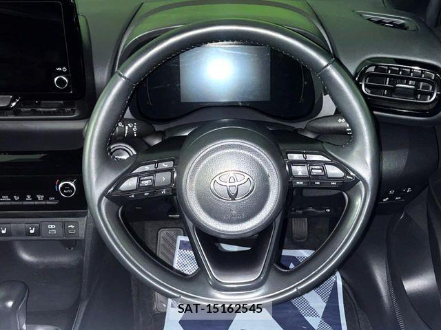 Toyota YARIS CROSS 2024-04 7360688-12