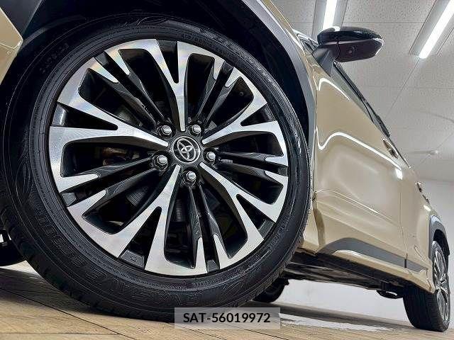 Toyota YARIS CROSS 2021-09 7378982-19