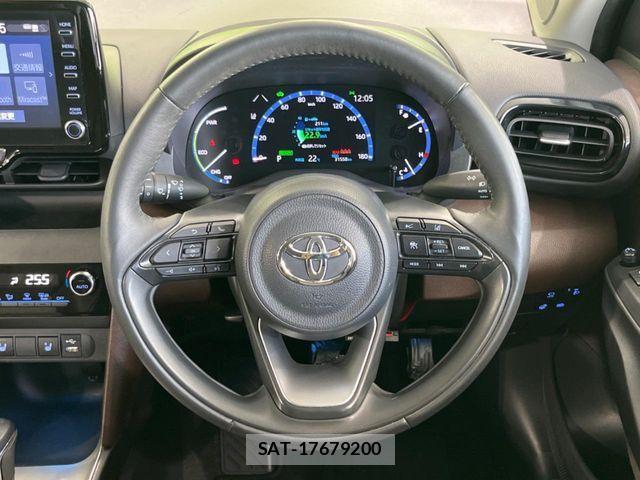 Toyota YARIS CROSS 2022-04 7395069-10