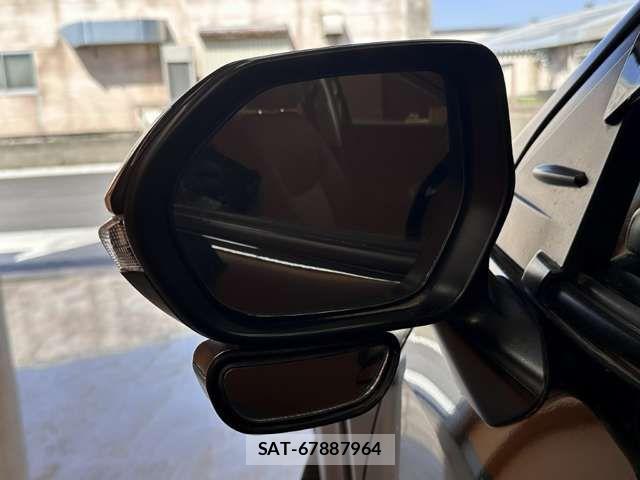 Toyota YARIS CROSS 2021-02 7459163-18