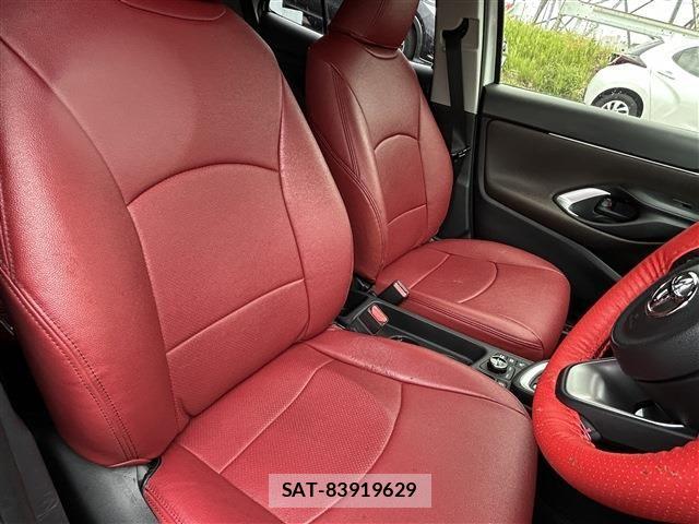 Toyota YARIS CROSS 2021-01 7459144-23