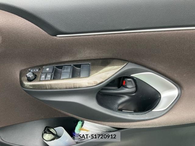 Toyota YARIS CROSS 2022-03 7459165-13