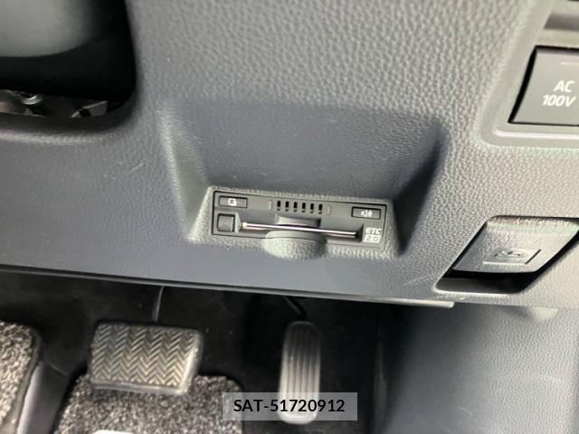 Toyota YARIS CROSS 2022-03 7459165-15