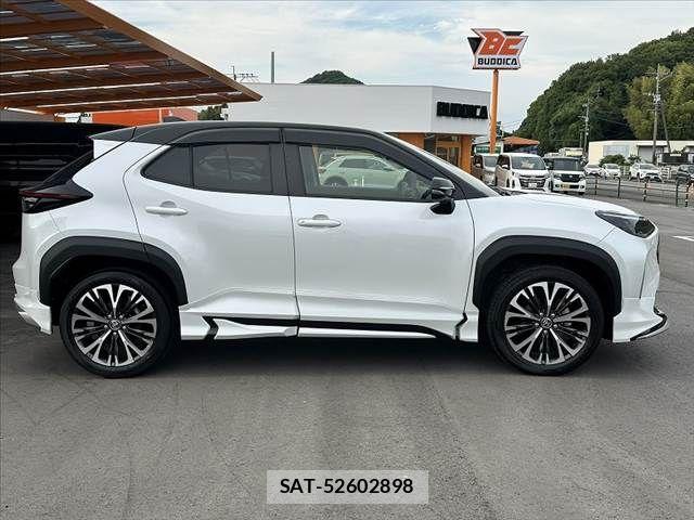Toyota YARIS CROSS 2022-10 7459155-11
