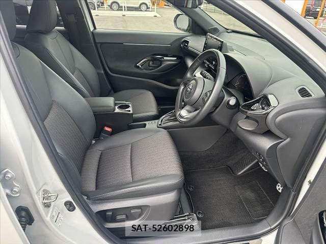 Toyota YARIS CROSS 2022-10 7459155-15