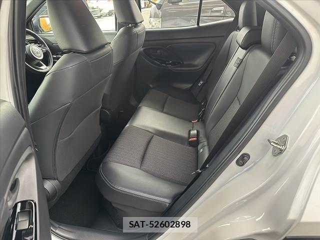 Toyota YARIS CROSS 2022-10 7459155-17