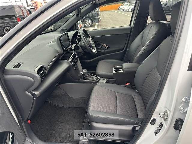 Toyota YARIS CROSS 2022-10 7459155-18
