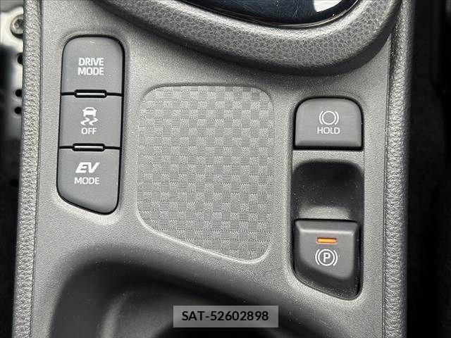 Toyota YARIS CROSS 2022-10 7459155-23