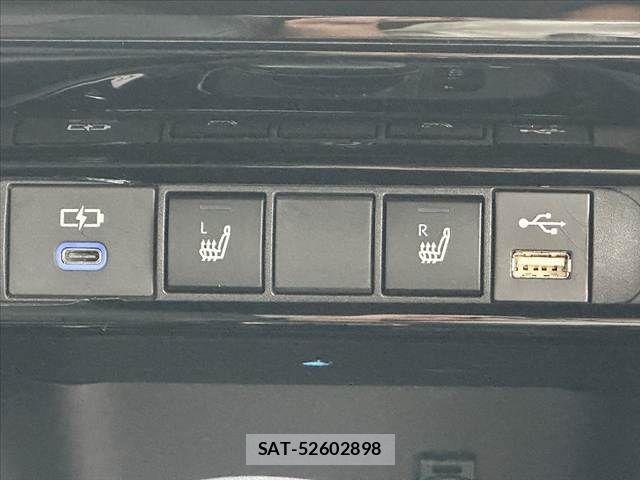 Toyota YARIS CROSS 2022-10 7459155-24