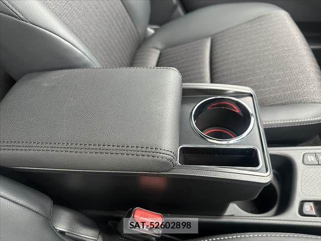 Toyota YARIS CROSS 2022-10 7459155-25