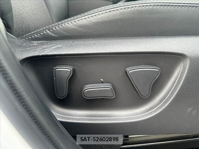 Toyota YARIS CROSS 2022-10 7459155-27