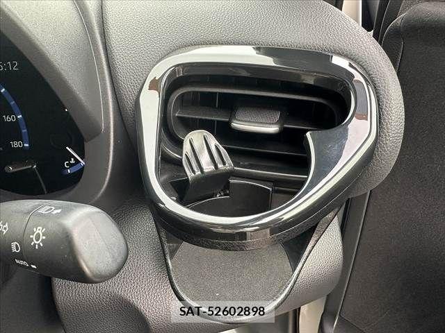 Toyota YARIS CROSS 2022-10 7459155-29
