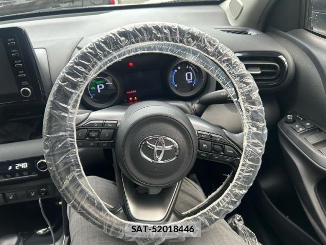 Toyota YARIS CROSS 2021-11 7459181-16