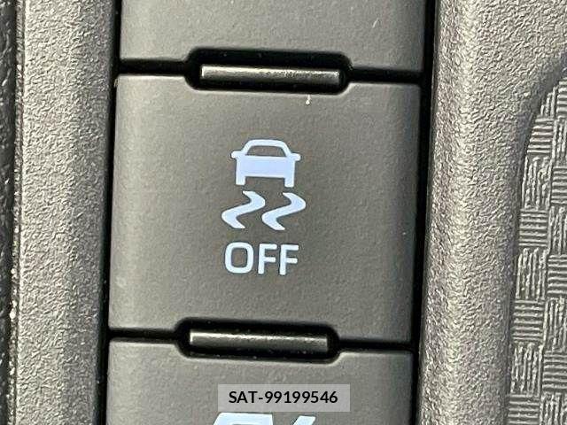 Toyota YARIS CROSS 2023-05 7504107-7