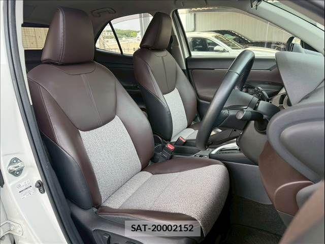 Toyota YARIS CROSS 2020-11 7504143-4