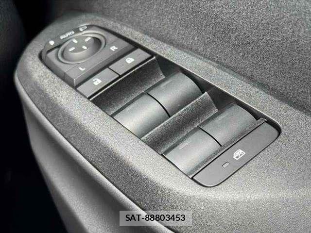 Toyota YARIS CROSS 2024-09 7504140-27