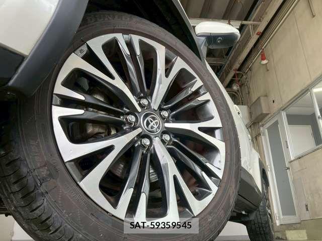 Toyota YARIS CROSS 2021-07 7504156-15