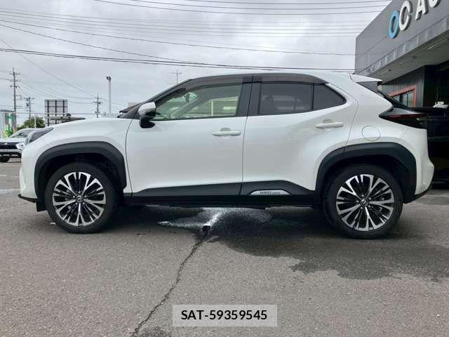Toyota YARIS CROSS 2021-07 7504156-17