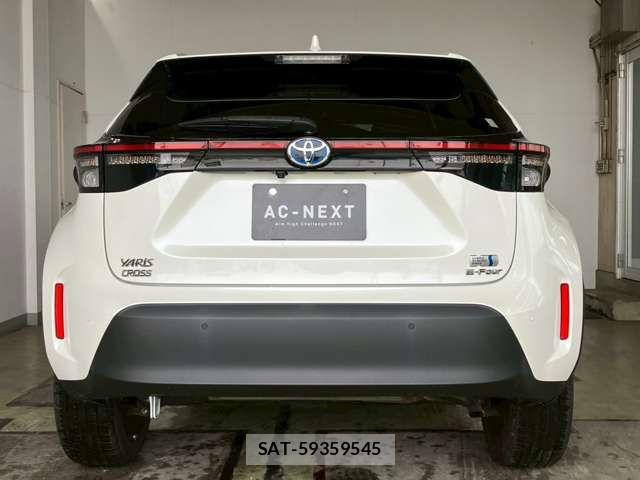 Toyota YARIS CROSS 2021-07 7504156-18