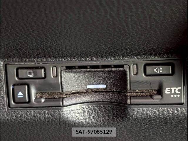 Toyota YARIS CROSS 2024-05 7504142-11