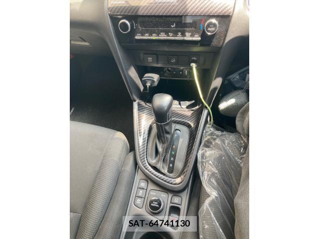 Toyota YARIS CROSS 2022-06 7510593-25