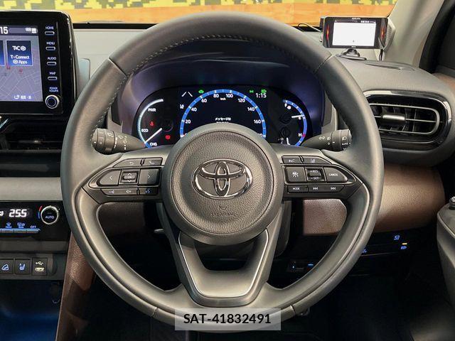 Toyota YARIS CROSS 2021-05 7504126-10