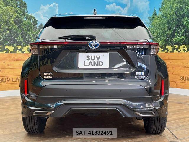Toyota YARIS CROSS 2021-05 7504126-14