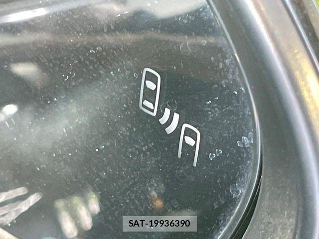 Toyota YARIS CROSS 2021-08 7563139-4