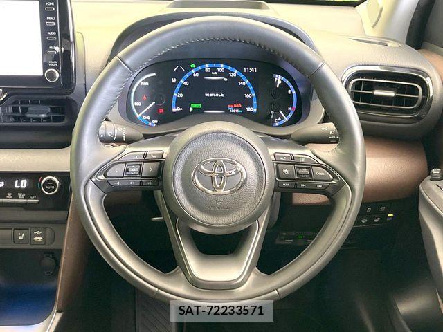 Toyota YARIS CROSS 2023-10 7563134-10