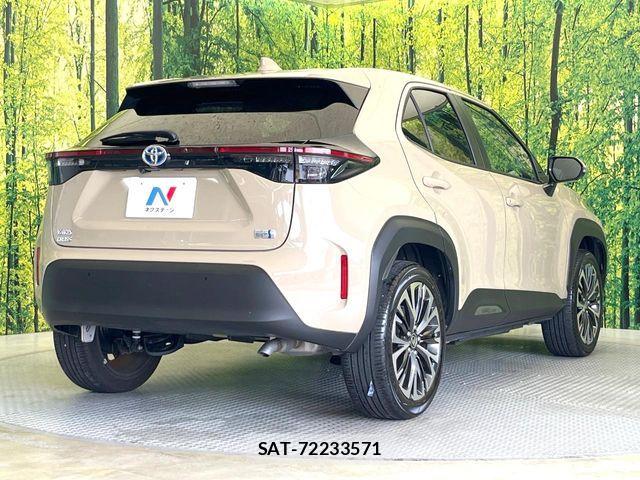 Toyota YARIS CROSS 2023-10 7563134-16