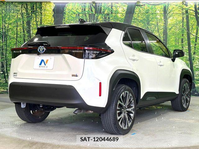 Toyota YARIS CROSS 2021-07 7563137-16