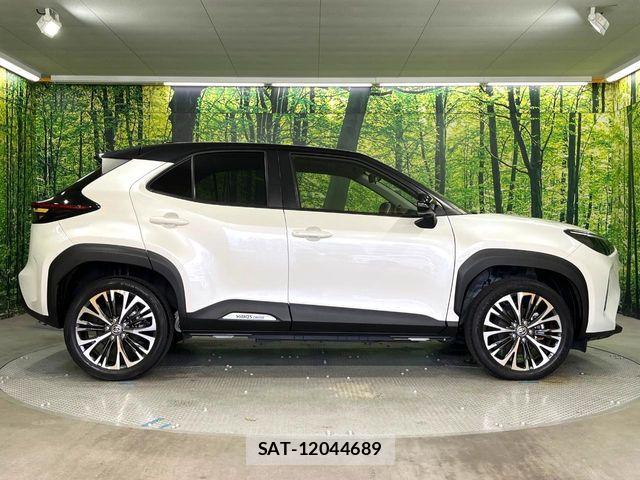 Toyota YARIS CROSS 2021-07 7563137-18