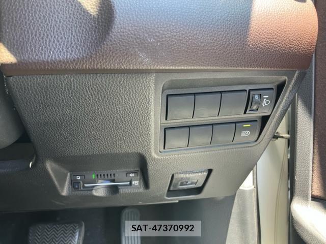 Toyota YARIS CROSS 2021-08 7621667-11