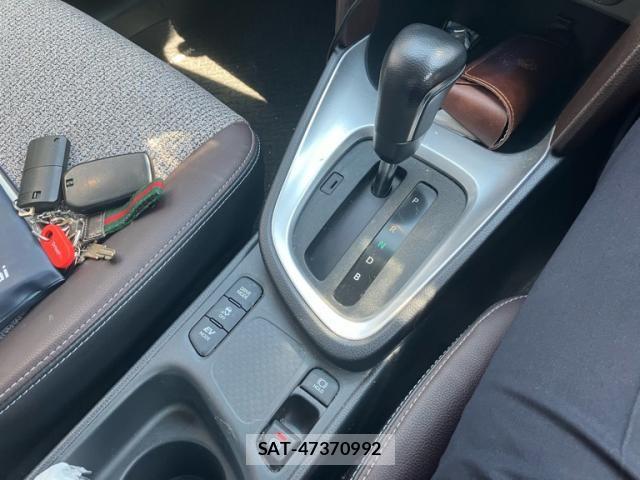 Toyota YARIS CROSS 2021-08 7621667-16