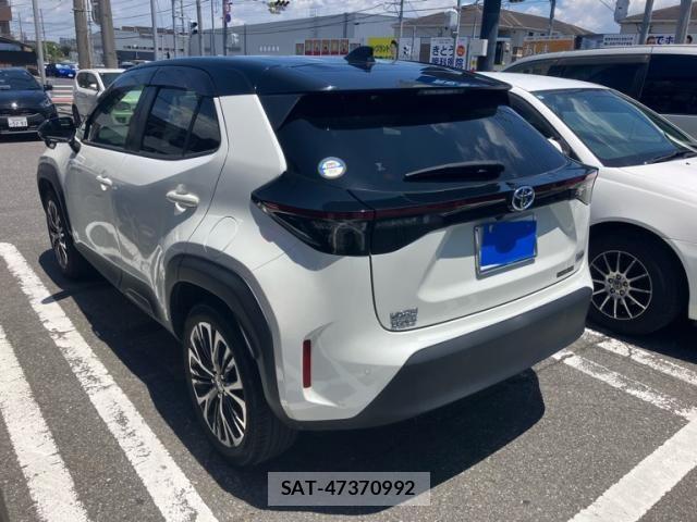 Toyota YARIS CROSS 2021-08 7621667-2