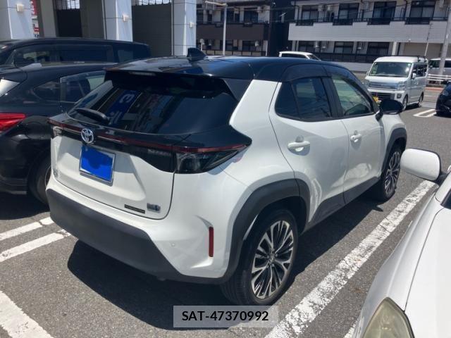 Toyota YARIS CROSS 2021-08 7621667-3