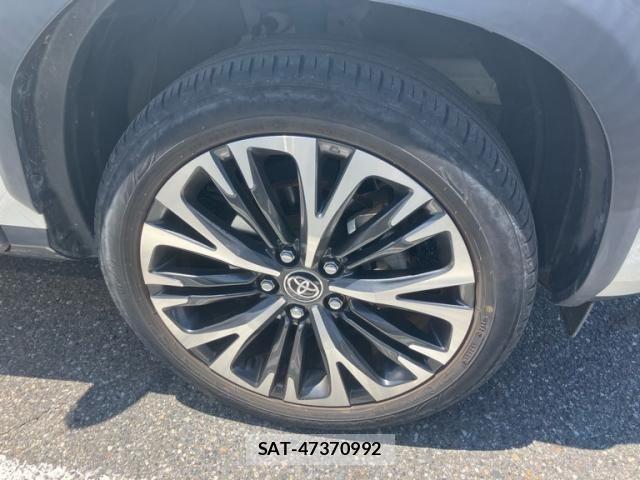 Toyota YARIS CROSS 2021-08 7621667-6
