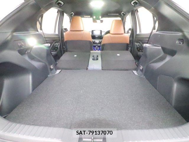 Toyota YARIS CROSS 2023-10 7621630-11