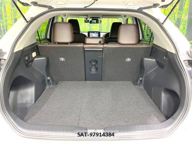 Toyota YARIS CROSS 2021-04 7621647-10