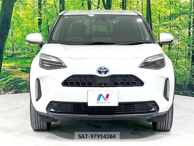 Toyota YARIS CROSS 2021-04 7621647-13