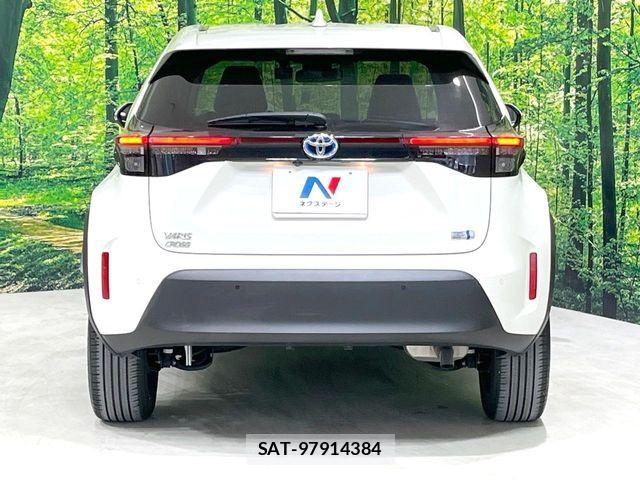 Toyota YARIS CROSS 2021-04 7621647-14