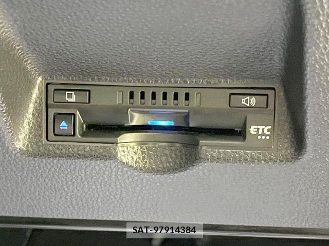 Toyota YARIS CROSS 2021-04 7621647-5