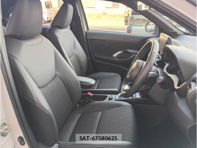 Toyota YARIS CROSS 2025-10 7621617-12
