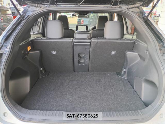 Toyota YARIS CROSS 2025-10 7621617-18
