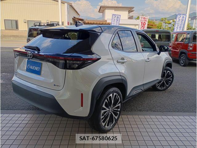 Toyota YARIS CROSS 2025-10 7621617-2