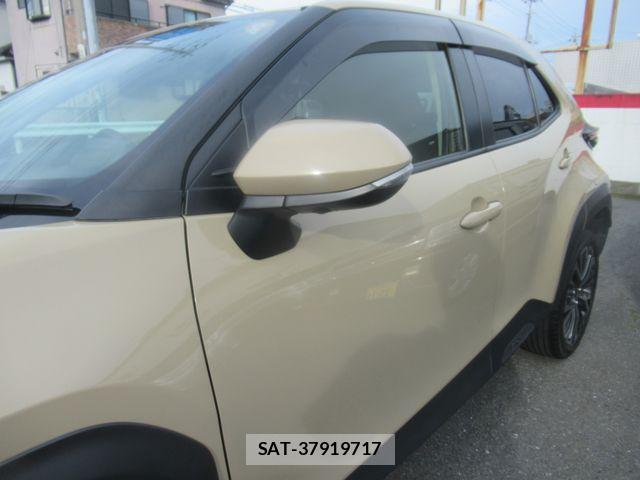 Toyota YARIS CROSS 2021-10 7621655-14